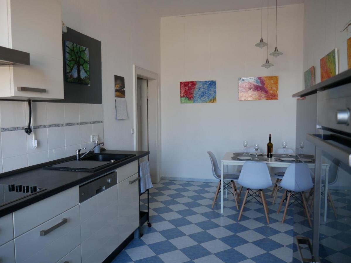 Ferienwohnungen In Der Kunstgalerie Charlie Und Jenny Κέμνιτς Εξωτερικό φωτογραφία